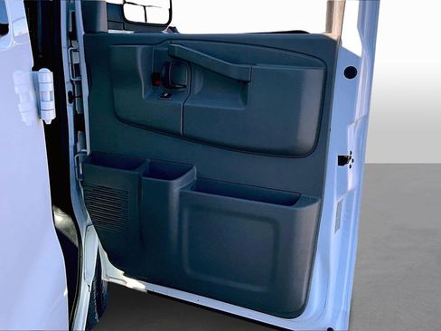 Used 2017 Chevrolet Express 2500 LS image 16