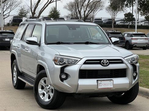 Used 2021 Toyota 4Runner SR5 Premium w/ Moonroof Package image 2