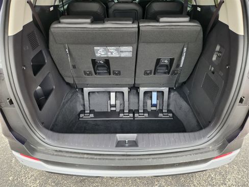 New 2026 Kia Carnival LXS image 23