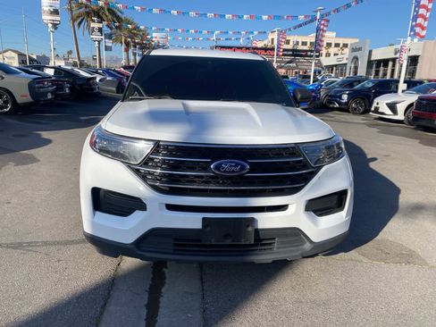 Used 2020 Ford Explorer XLT image 2
