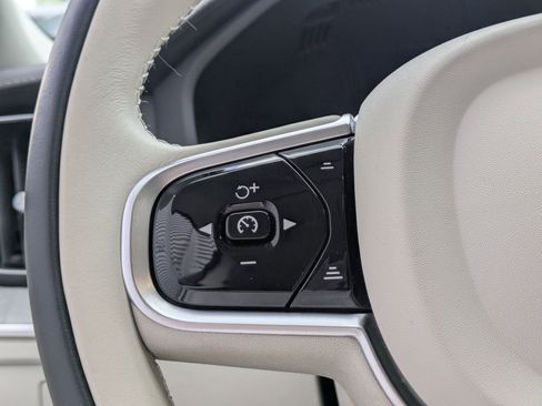Used 2023 Volvo XC60 T8 Ultimate w/ Climate Package AWD/4WD image 18