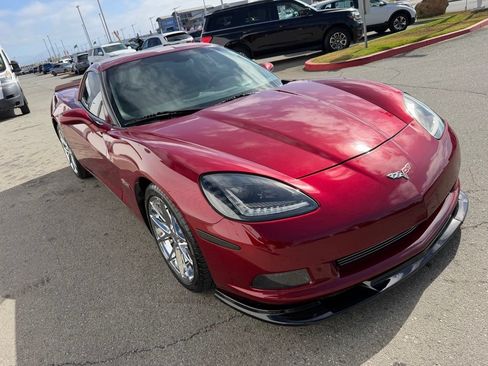 Used 2007 Chevrolet Corvette Coupe w/ Preferred Equipment Group RWD image 8