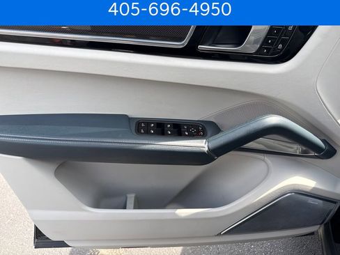 Used 2019 Porsche Cayenne Turbo AWD/4WD image 12
