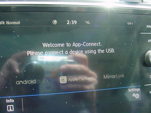 Used 2020 Volkswagen Tiguan SEL w/ 3rd Row Seat Package image 18