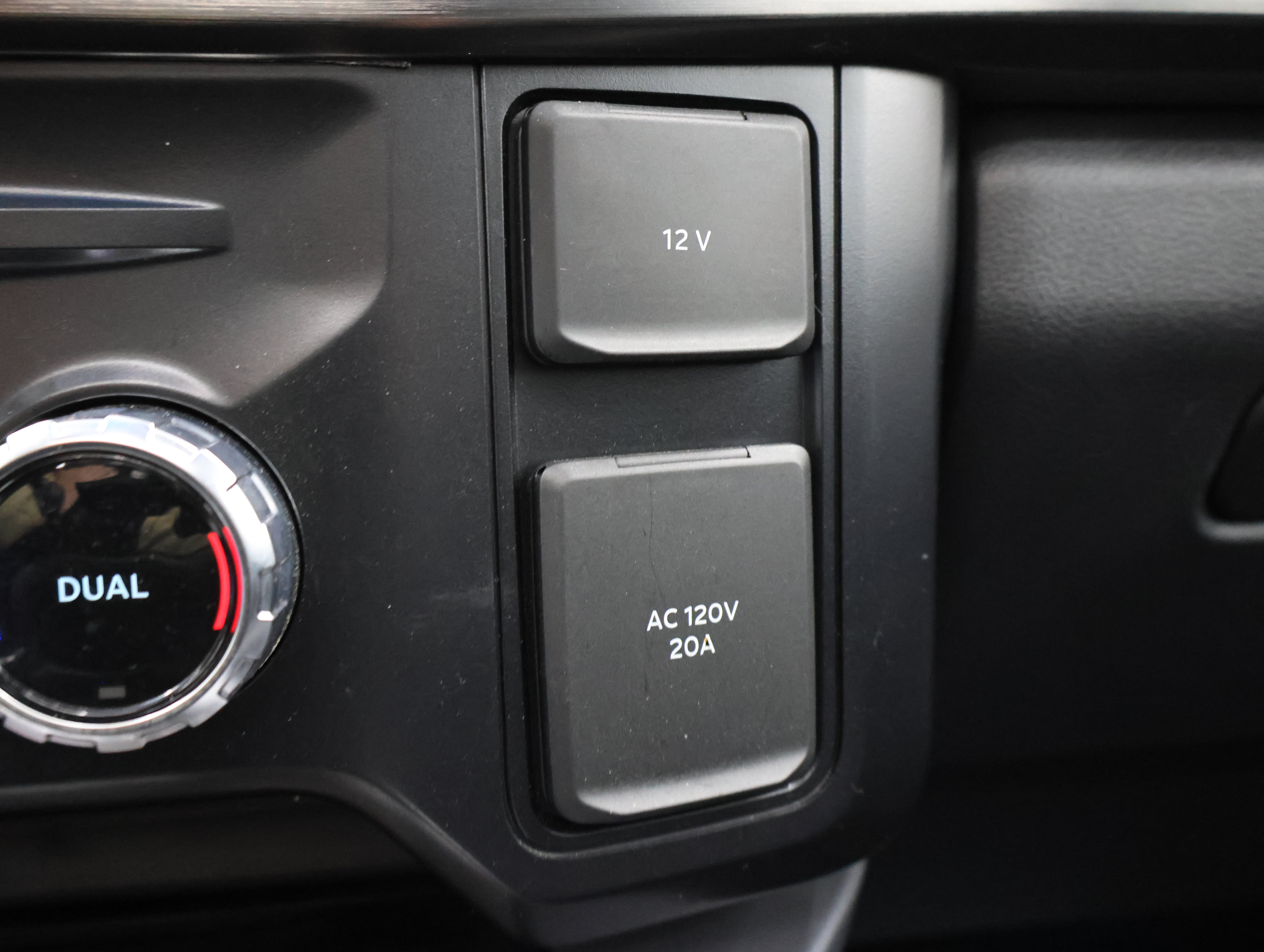 Used 2024 Ford F250 Lariat w/ Lariat Ultimate Package AWD/4WD image 51