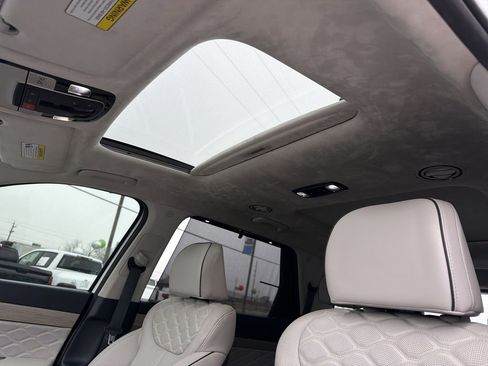 Used 2022 Hyundai Palisade Calligraphy image 15