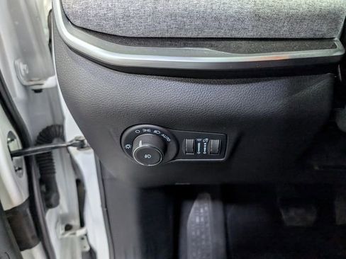 Used 2025 Jeep Compass Latitude AWD/4WD image 19