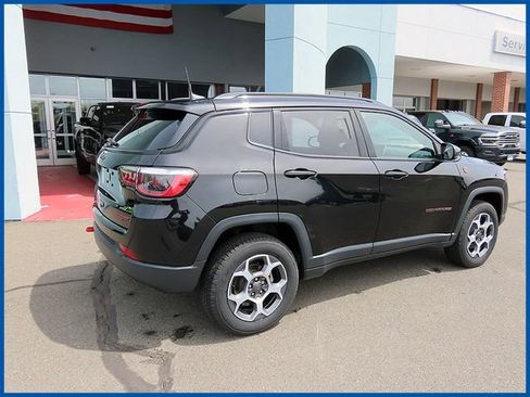 Used 2022 Jeep Compass Trailhawk w/ Trailhawk Convenience Group AWD/4WD image 16