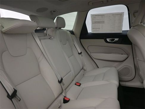 New 2026 Volvo XC60 B5 Ultra w/ Protection Package Premier image 34