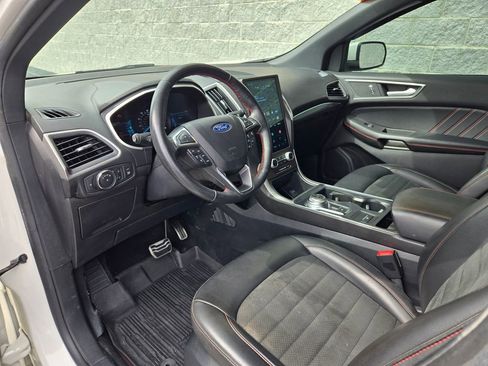 Used 2021 Ford Edge ST-Line w/ Class II Trailer Tow Package AWD/4WD image 9
