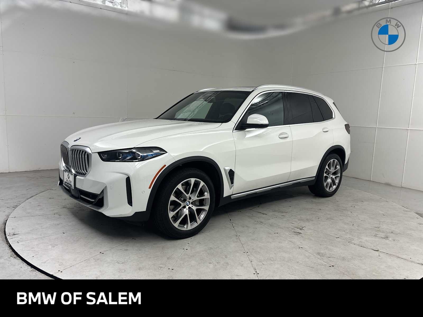 Used 2024 BMW X5 xDrive40i w/ Premium Package AWD/4WD image 1