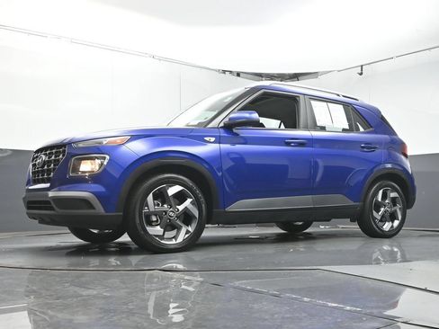 Used 2024 Hyundai Venue SEL FWD image 35
