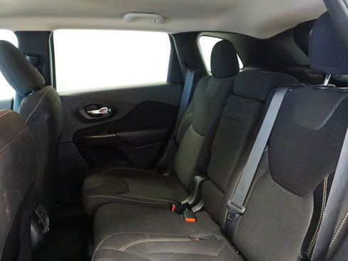 Used 2017 Jeep Cherokee Latitude w/ Cold Weather Group image 23