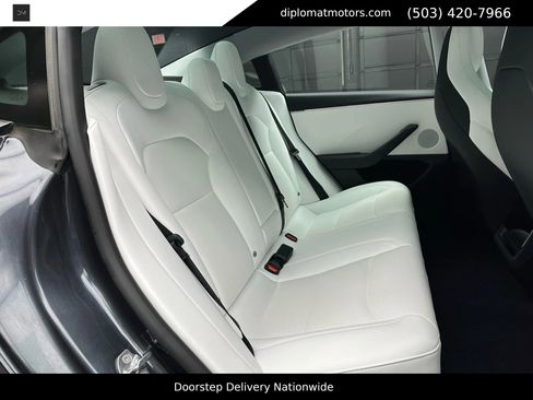 Used 2025 Tesla Model 3 Performance image 22