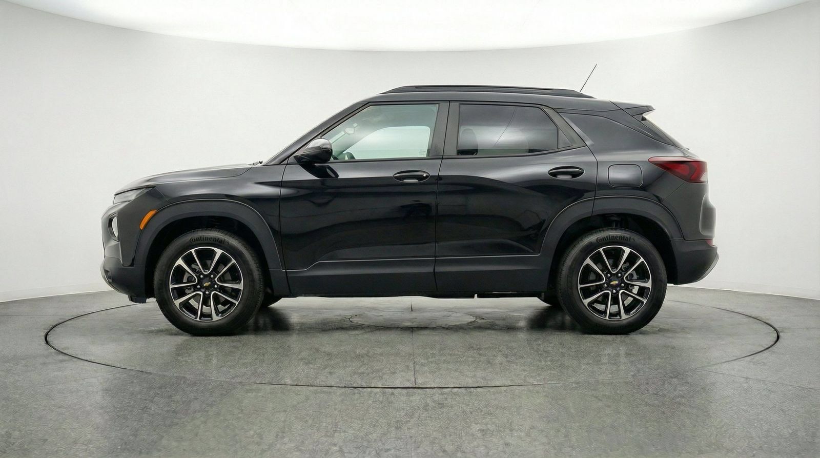 Used 2025 Chevrolet TrailBlazer LT FWD image 4