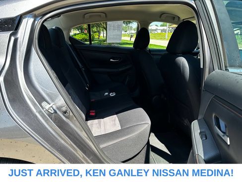 Certified 2024 Nissan Sentra SR FWD image 18