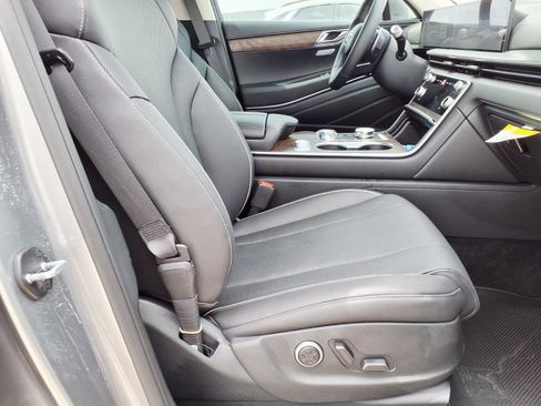 Certified 2026 Genesis GV80 3.5T Advanced AWD/4WD image 11