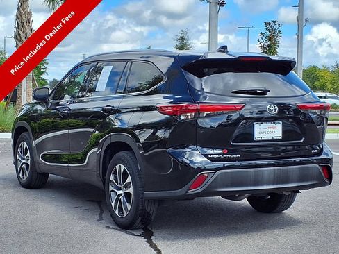 Used 2022 Toyota Highlander XLE FWD image 5