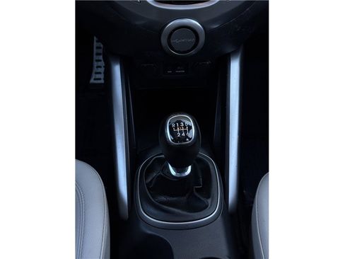 Used 2013 Hyundai Veloster w/ Style Pkg image 14