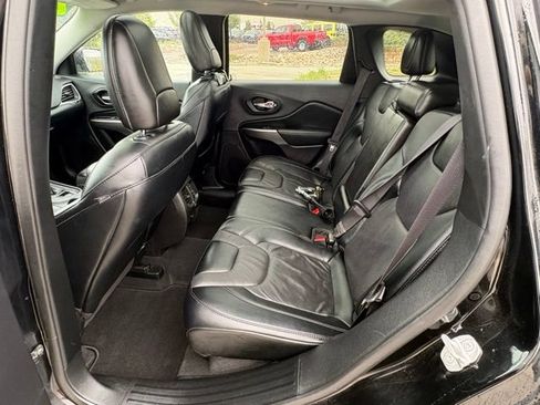 Used 2022 Jeep Cherokee Latitude Lux w/ Sun & Sound Group AWD/4WD image 27