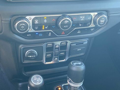 Certified 2025 Jeep Wrangler Sahara image 35