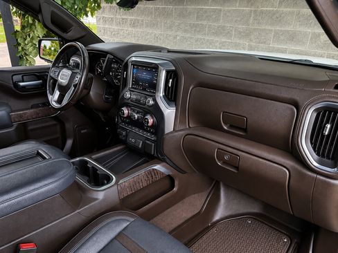 Used 2021 GMC Sierra 1500 Denali w/ Denali Ultimate Package AWD/4WD image 32