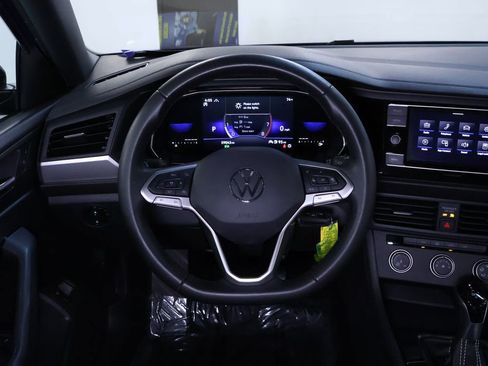 Used 2022 Volkswagen Jetta Sport image 17