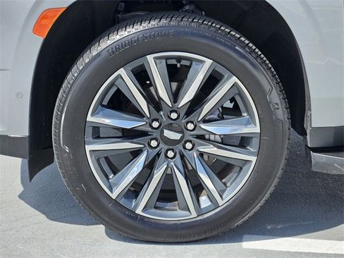 Used 2024 Cadillac Escalade ESV Sport image 10