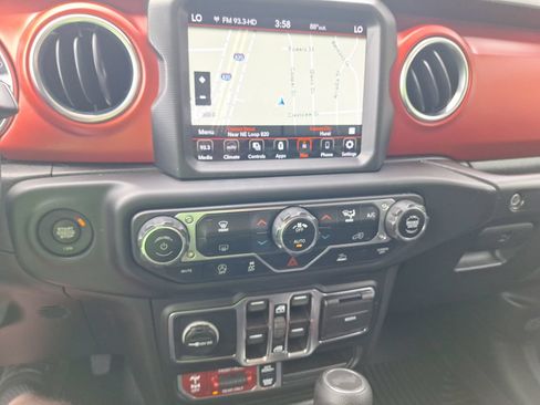 Used 2021 Jeep Wrangler Unlimited Rubicon AWD/4WD image 29
