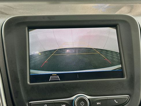 Used 2021 Chevrolet Equinox LS w/ LS Convenience Package FWD image 21