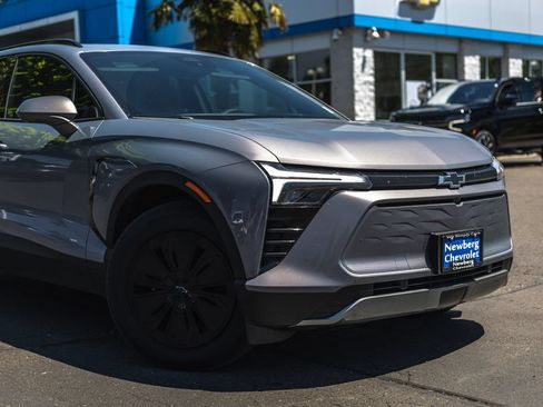 Used 2025 Chevrolet Blazer EV LT AWD/4WD image 3