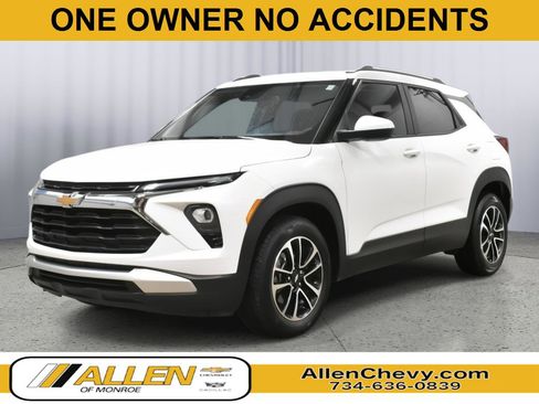 Used 2024 Chevrolet TrailBlazer LT w/ Driver Confidence Package FWD image 1