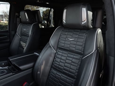 Used 2023 Cadillac Escalade V w/ LPO, ONYX Package image 16