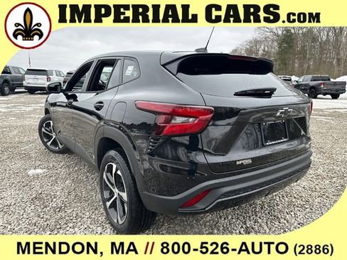 New 2026 Chevrolet Trax RS w/ Sunroof Package image 10