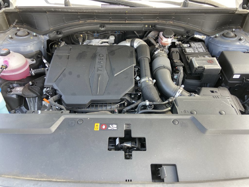 Used 2025 Hyundai Santa Fe SEL FWD image 25