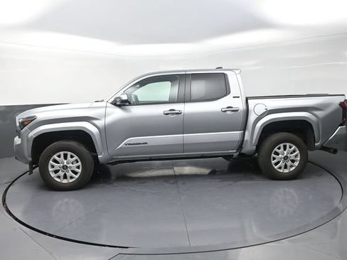 Used 2025 Toyota Tacoma SR5 AWD/4WD image 47