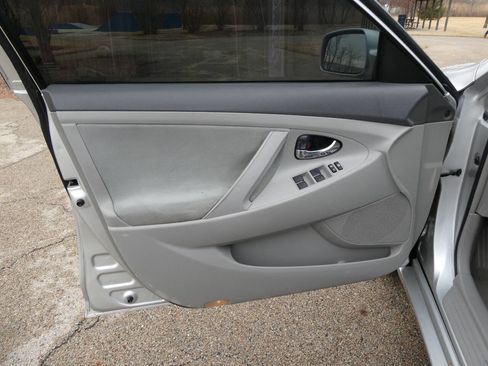 Used 2011 Toyota Camry LE w/ LE Extra-Value Pkg FWD image 18
