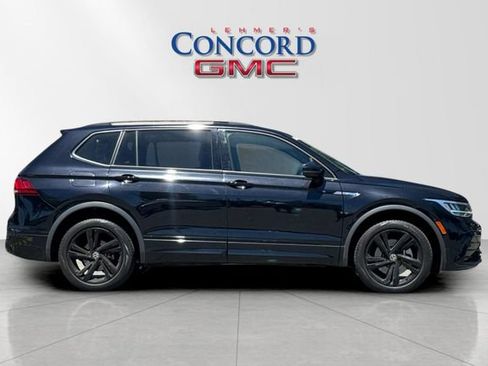 Used 2023 Volkswagen Tiguan SE R-Line AWD/4WD image 3