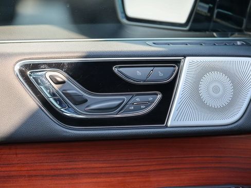 Used 2024 Lincoln Navigator Reserve AWD/4WD image 5