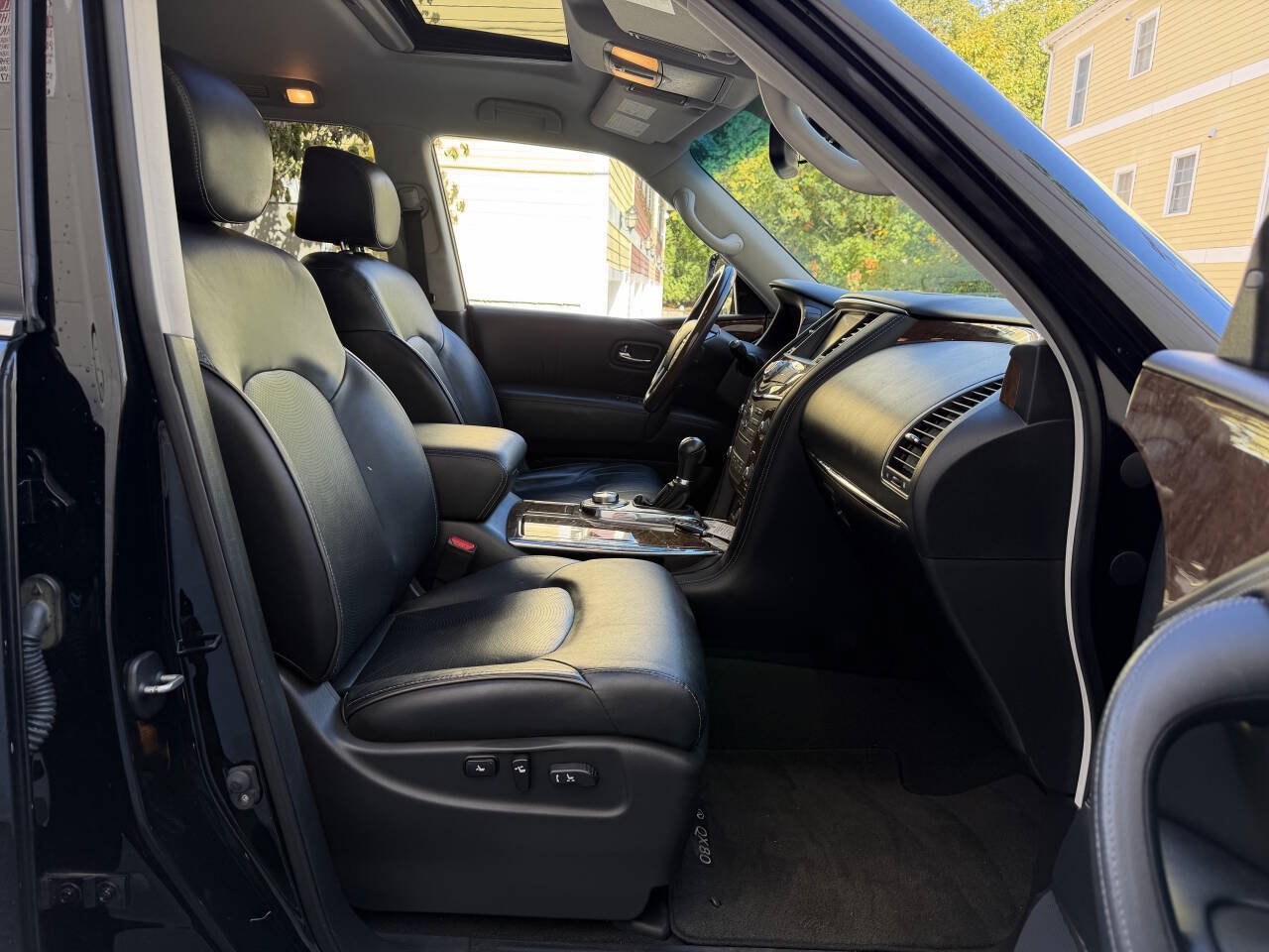 Used 2015 INFINITI QX80 4WD w/ Theater Package image 21