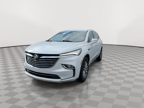 Certified 2024 Buick Enclave Essence image 3