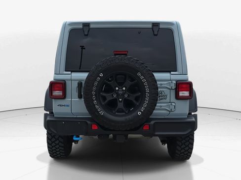 Used 2023 Jeep Wrangler Unlimited w/ Sun & Screen Package image 6