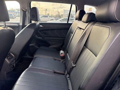 Used 2024 Volkswagen Tiguan SE image 16