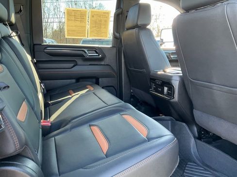 Used 2024 GMC Sierra 2500 AT4 w/ AT4 Premium Plus Package image 18