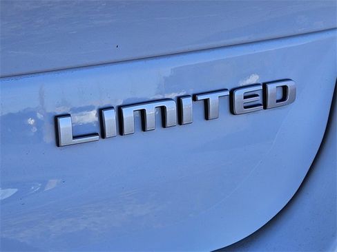 Used 2025 Jeep Grand Cherokee L Limited image 17