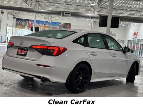 Used 2024 Honda Civic Sport image 3
