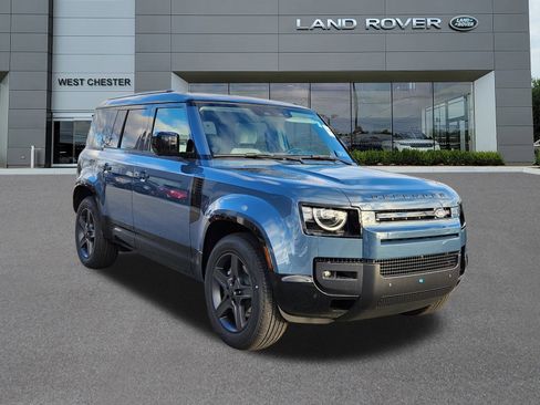 New 2026 Land Rover Defender 110 X-Dynamic SE image 2