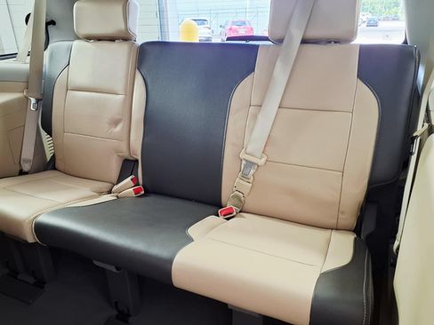 Used 2013 Nissan Armada Platinum w/ Platinum Reserve Pkg RWD image 9
