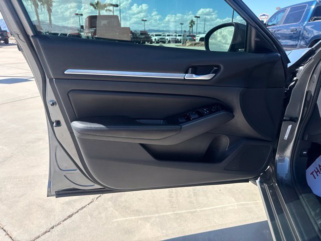 Used 2023 Nissan Altima 2.5 SV FWD image 17