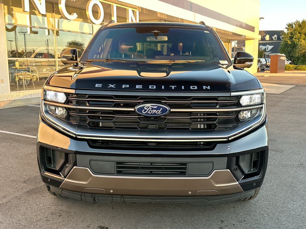 Used 2025 Ford Expedition Max King Ranch AWD/4WD image 5